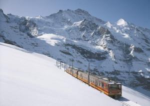 Dubai and Switzerland Tour Package